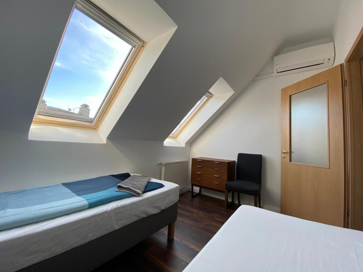 2 Bedroom 107 M2 Loft With Balcony Budapest Exterior foto